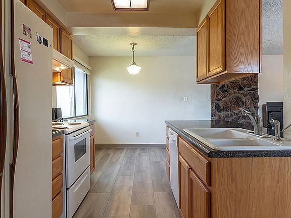 3rd image of 800 Jamaica Ave APT 4