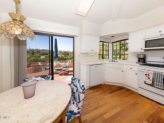 4th image of 326 Country Club Dr Unit E