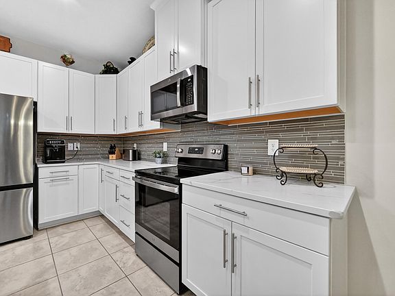 5th image of 188 SW Pomeroy Street