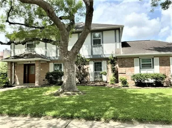 105 Saint Andrews Dr, Friendswood, TX 77546