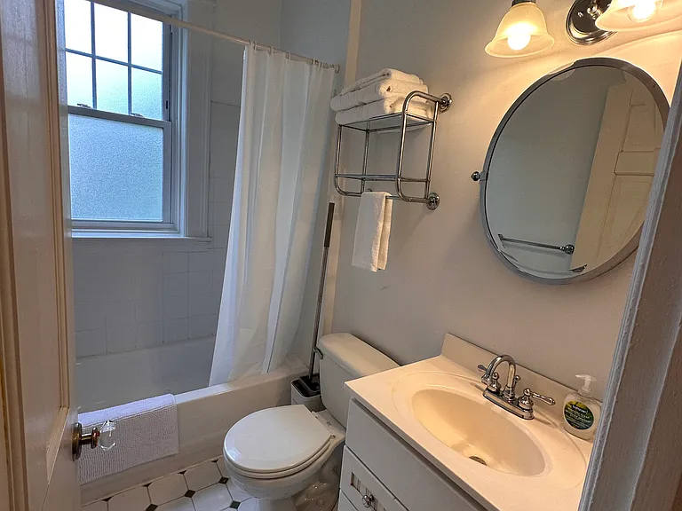 548 Orange St #205 — Photo 19