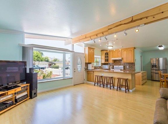 2nd image of 1265 Sundown Ln