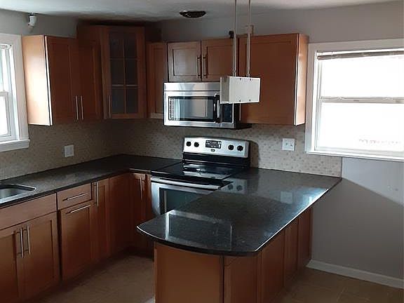 3rd image of 57 High St