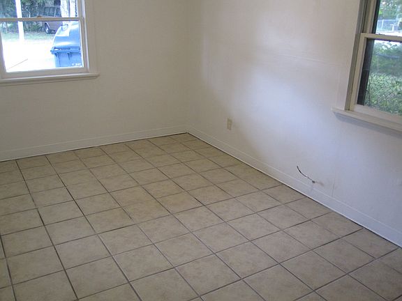 3rd image of 1212 Alcazar St