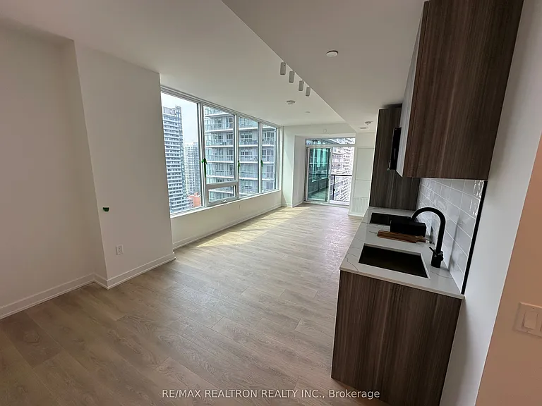 117 Broadway Ave #3202 — Photo 5