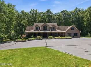 136 Hilltop Ln, Blooming Grove, PA 18428