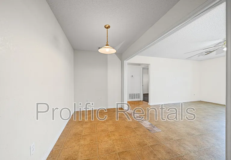 3211 Tom Lockett Dr — Photo 6