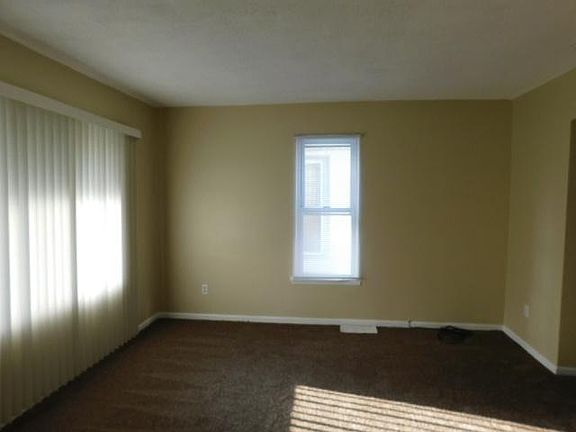4th image of 280 Frazier St