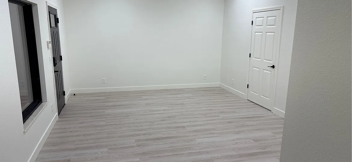 138 Eagle Drive - A — Photo 3