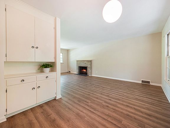 5th image of 845 Mount Pleasant Ave