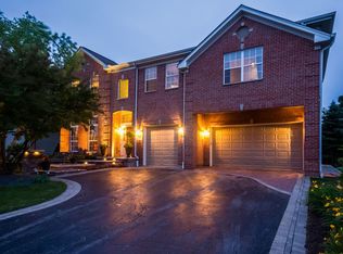 104 Preserve Ct, Lindenhurst, IL 60046