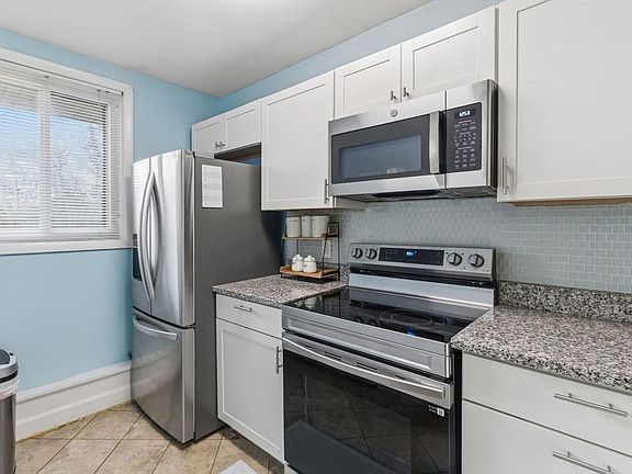 5th image of 134 Highwood Dr