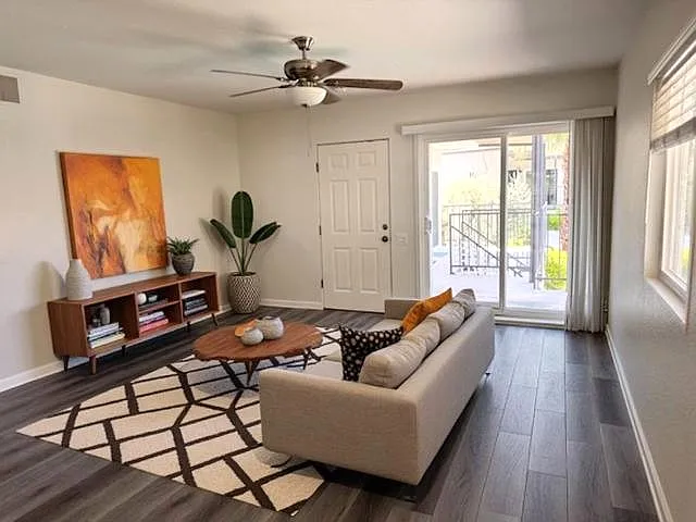 2 bed, $2,095 — Photo 2