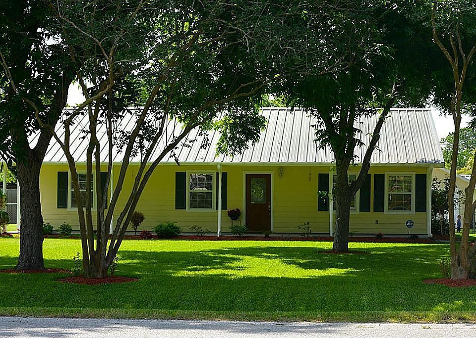 1st image of 710 Holly Dr