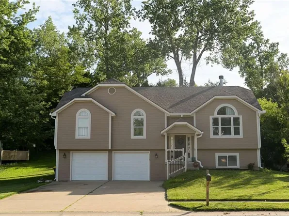 11116 NW 55th St, Parkville, MO 64152
