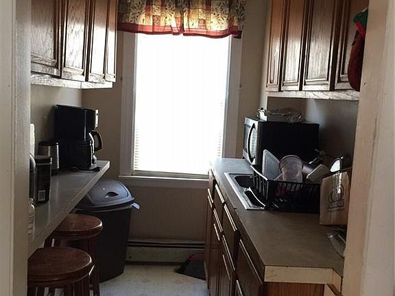 4th image of 119 Vine St