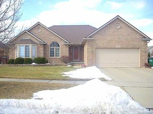 54523 Amber Dr, Macomb, MI 48042