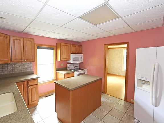 3rd image of 100 Maplewood Ave