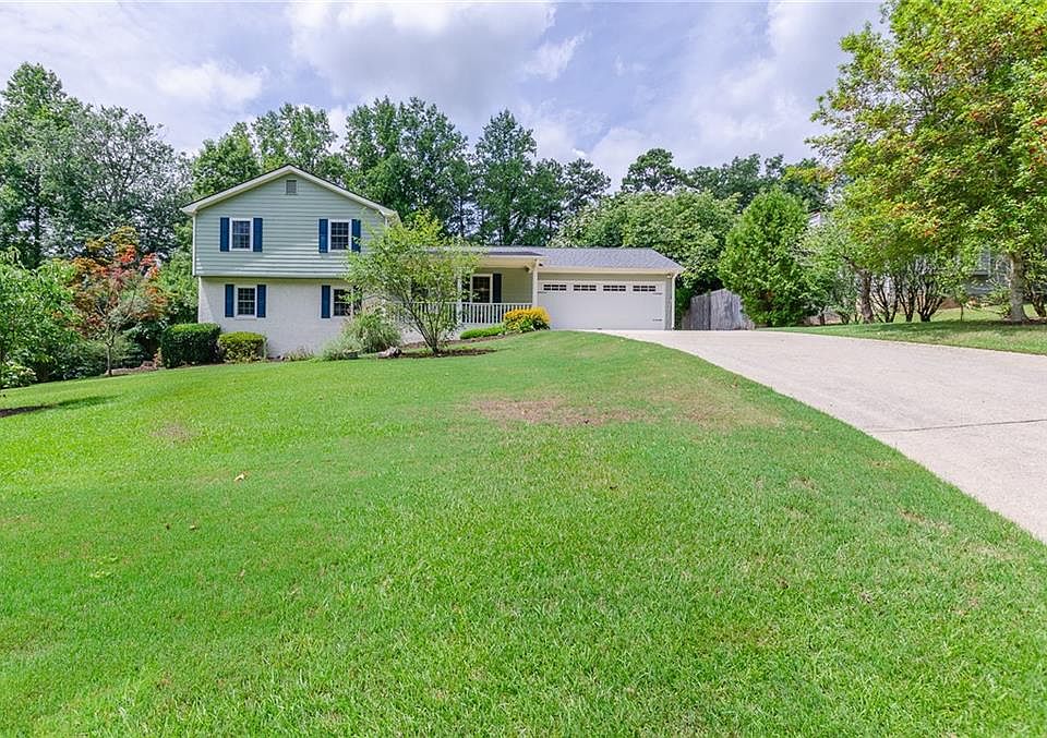 1st image of 922 Hickory Nut Ln