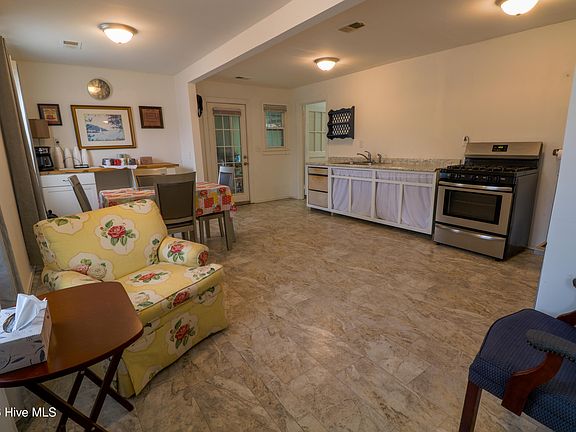 3rd image of 2944 Old Ocean Highway