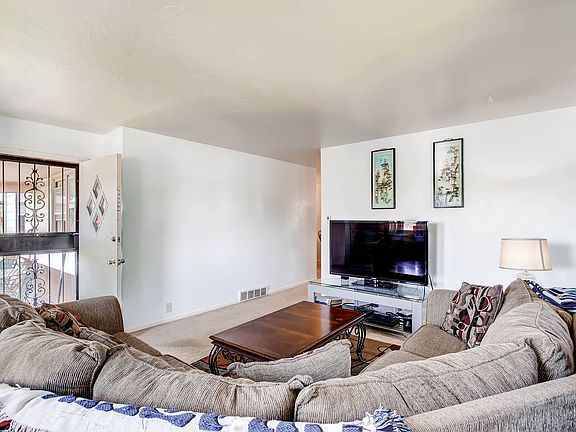 3rd image of 5190 W Gill Pl