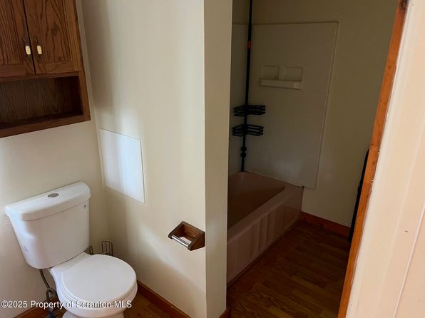 523 N Rebecca Ave, Scranton, PA 18504