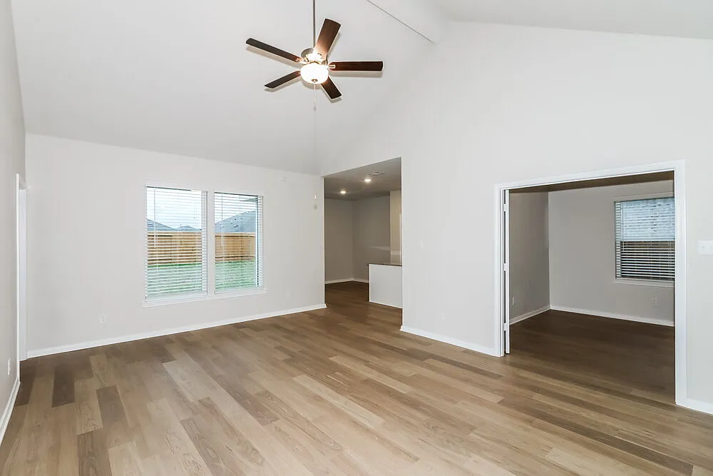 3 bed, 2.0 bath, 1658 sqft, $2,050 — Photo 3