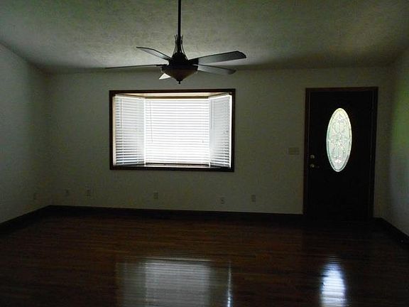 2nd image of 113 Bethesda Dr
