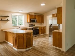 (Undisclosed Address), Grants Pass, OR 97527