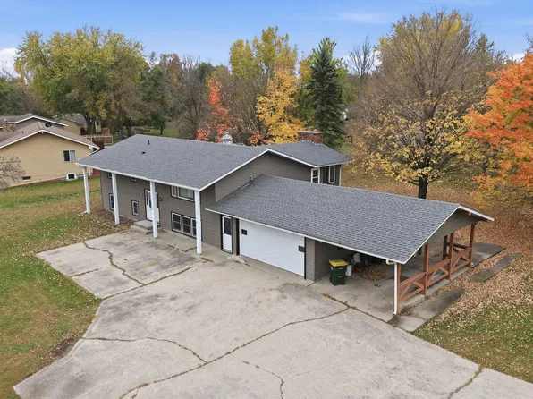 19583 71st St NE, New London, MN 56273