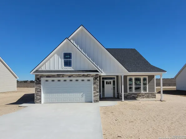 116 Oakmont Lane, La Vernia, TX 78121