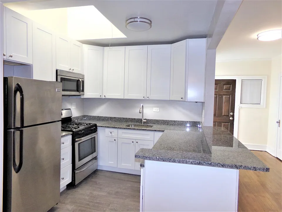 809 Elm St #4