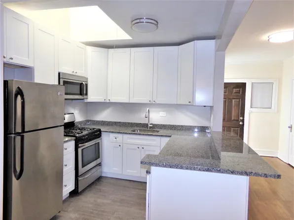 809 Elm St, Winnetka, IL