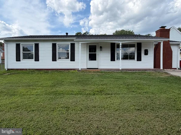 606 W Beech Rd, Sterling, VA 20164