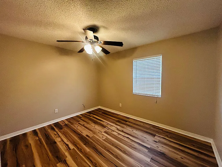 3760 Gatewood Dr — Photo 11