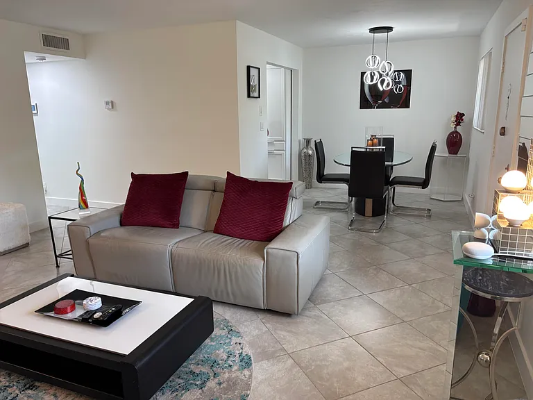 7233 Ashmont Cir #107 — Photo 4