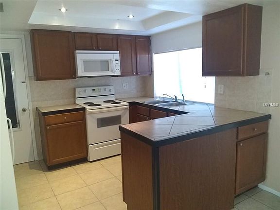 3rd image of 3637 Winder Dr