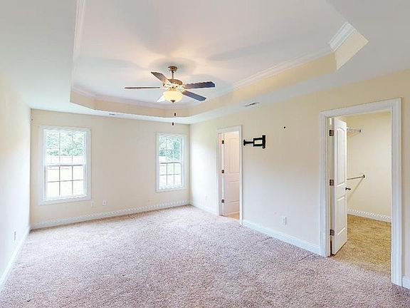 5th image of 201 Plainfield Dr