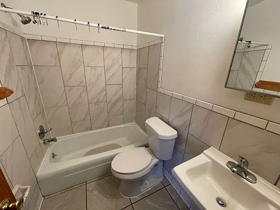 2nd image of 905 Westminster St APT 203