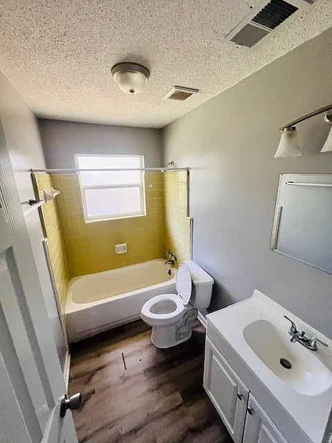 Building Photo - 423 Highland Ave #C