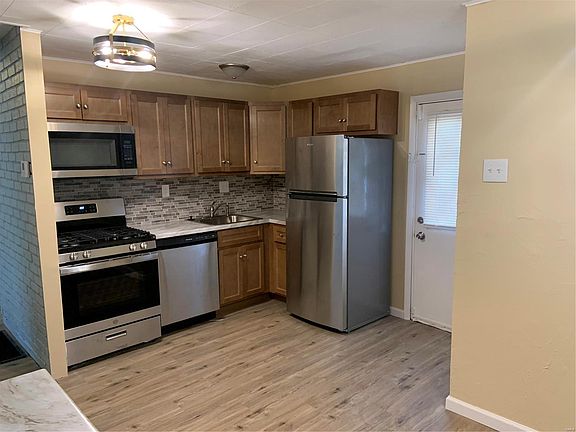 5th image of 9871 Eastdell Dr