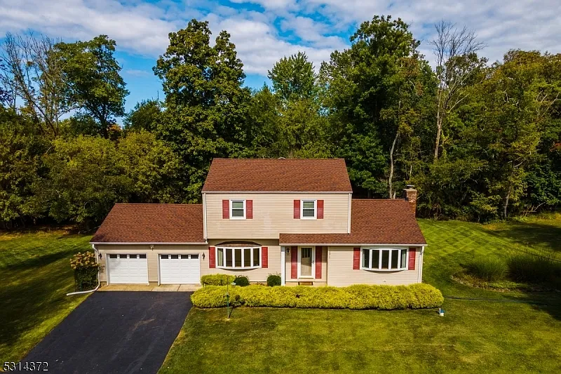 24 Frohlin Dr photo 1