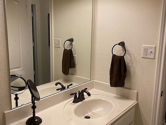 3rd image of 1133 Hidden Meadow Dr