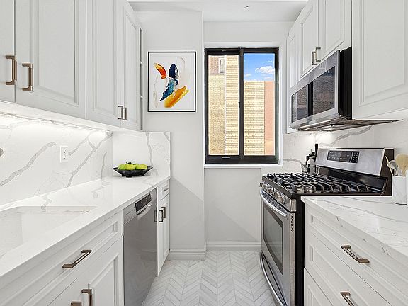 5th image of 350 E 72nd St APT 16A
