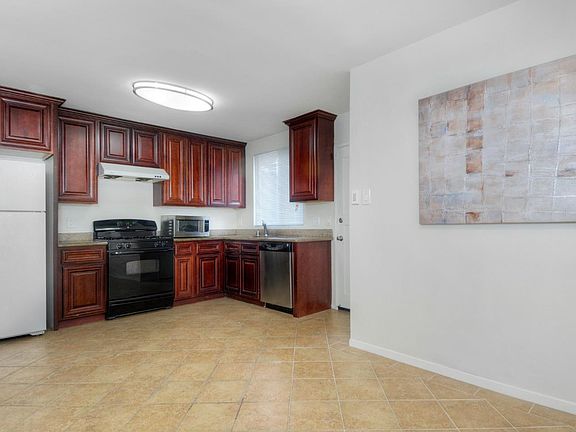 3rd image of 2228 Terra Villa St