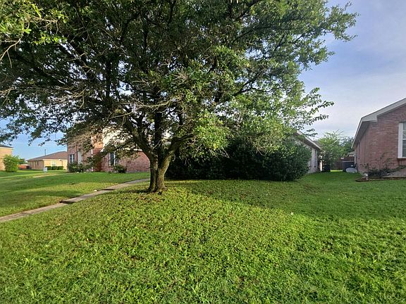 4th image of 2467 Mallory Ln