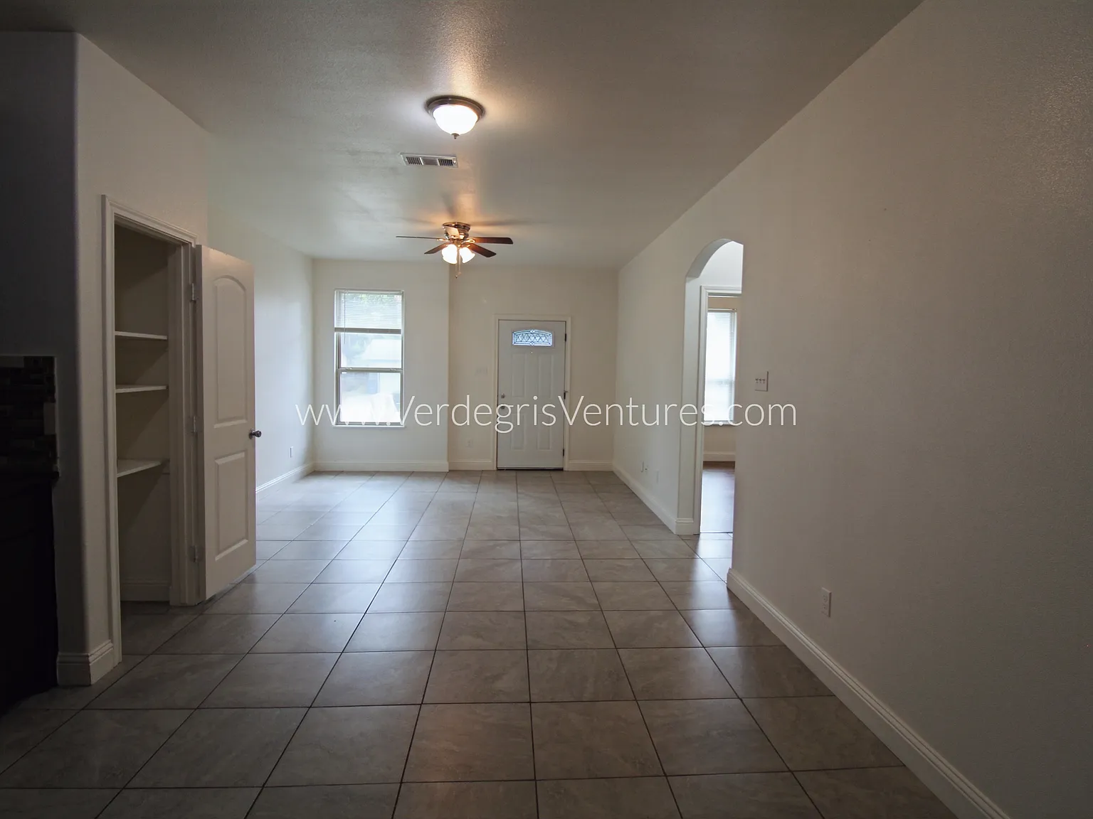 3 bed, 1250 sqft, $1,780 — Photo 3