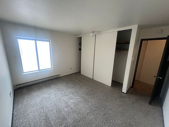 4th image of 2908 NE 12th St #302