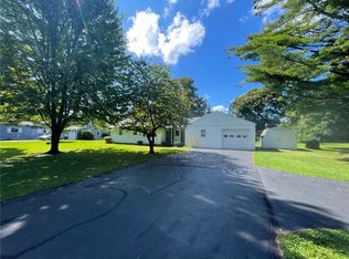 538 White Springs Rd, Geneva, NY 14456