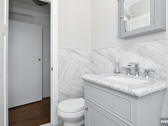 2nd image of 3020-3030 Edwin Ave #5-H